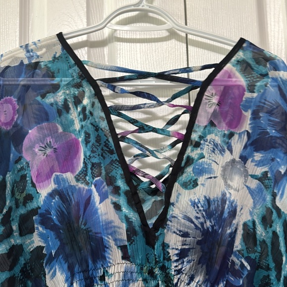 Beach Cover Up - Picture 3 of 3